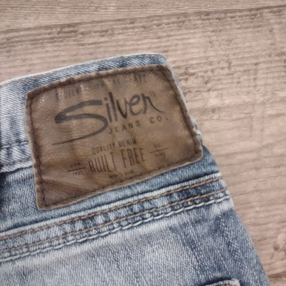 EUC Silver distressed Zac jeans - Picture 10 of 11